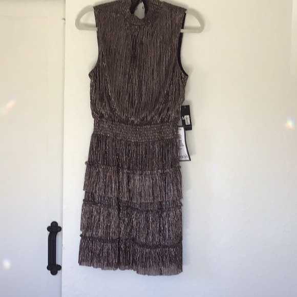 Holiday dress - Picture 3 of 8